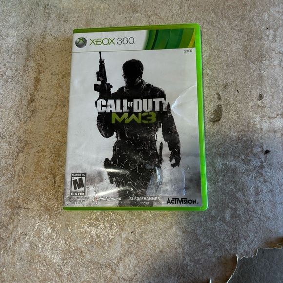 2011 Green Xbox 360 Video Game Call of Duty Modern Warfare 3